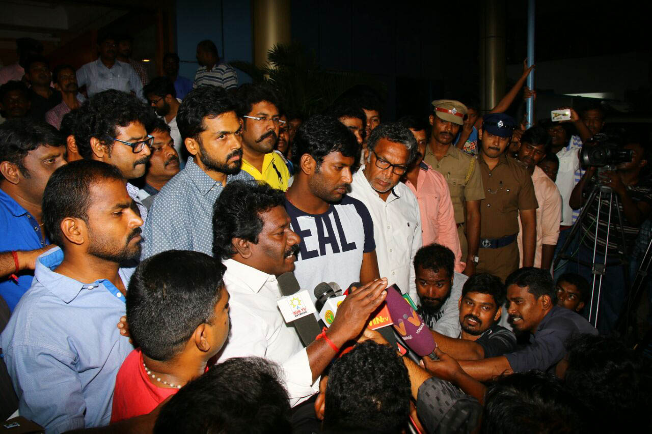 காவேரி பிரச்சனைக்கு முதல்வருடன்  கை கோர்த்து நிற்போம் நடிகர் சங்கம்