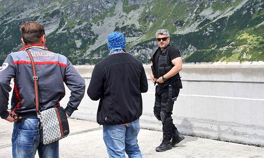 ‘தல 57’ படக்குழுவின் திட்டத்தில் அதிரடி மாற்றம்! படம் வெளியீடும் மாற்றம்