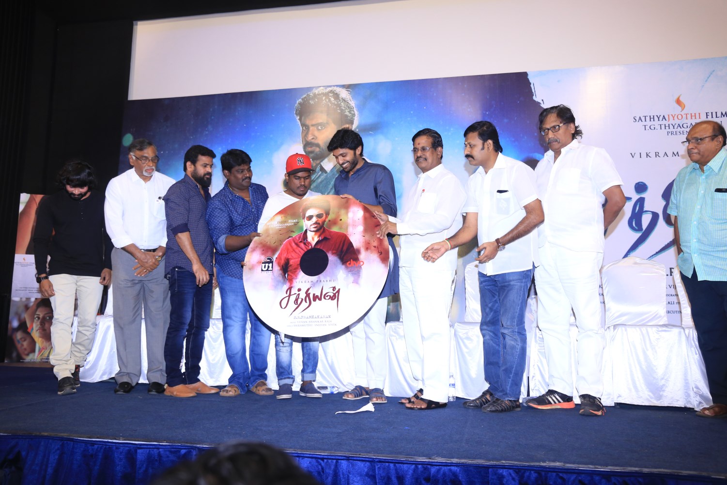 Vikram prabhu in  Sathriyan Audio Release Gallery