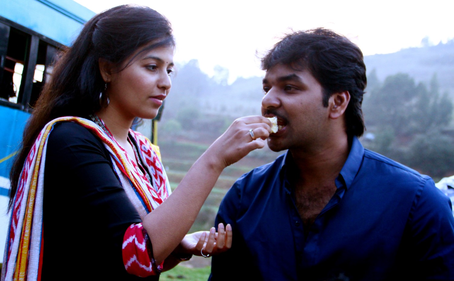 ஜெய் பிறந்த நாளன்று அஞ்சலி கொடுத்த இன்ப அதிர்ச்சி மிரண்டுபோன பலூன் படக்குழு