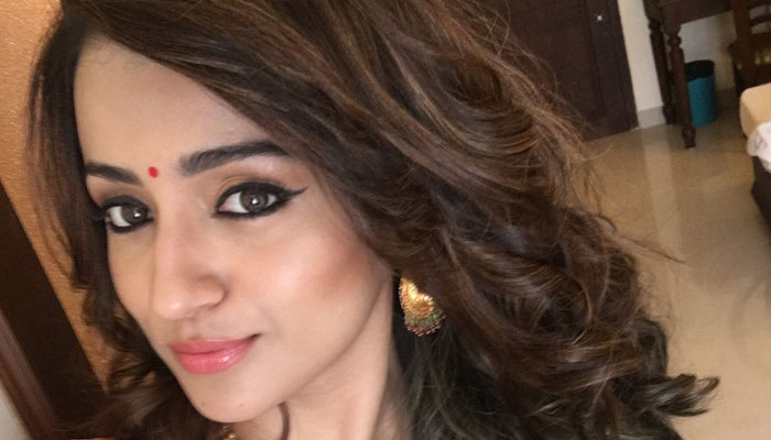 நடிகை த்ரிஷா இயக்குனர்களுக்கு போடும் கண்டிஷன் என்ன தெரியுமா?