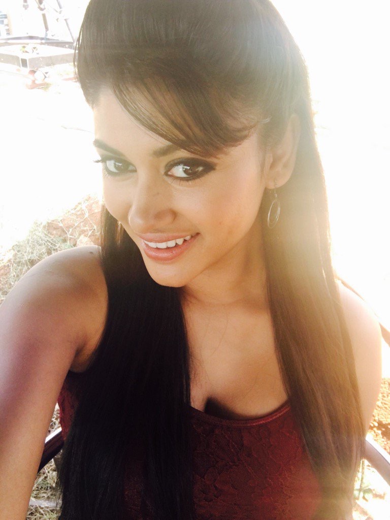 சற்று முன்னர் ஒவியா போட்ட டிவிட் ரசிகர்கள் பெருத்த குஷி???