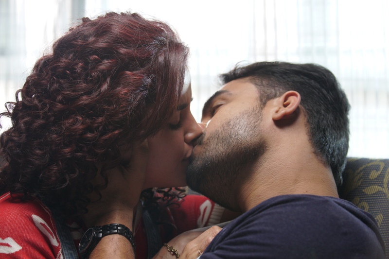 ‘அபியும் அணுவும்’ படத்தில் லிப் லாக்  முத்தக்காட்சி !!!!