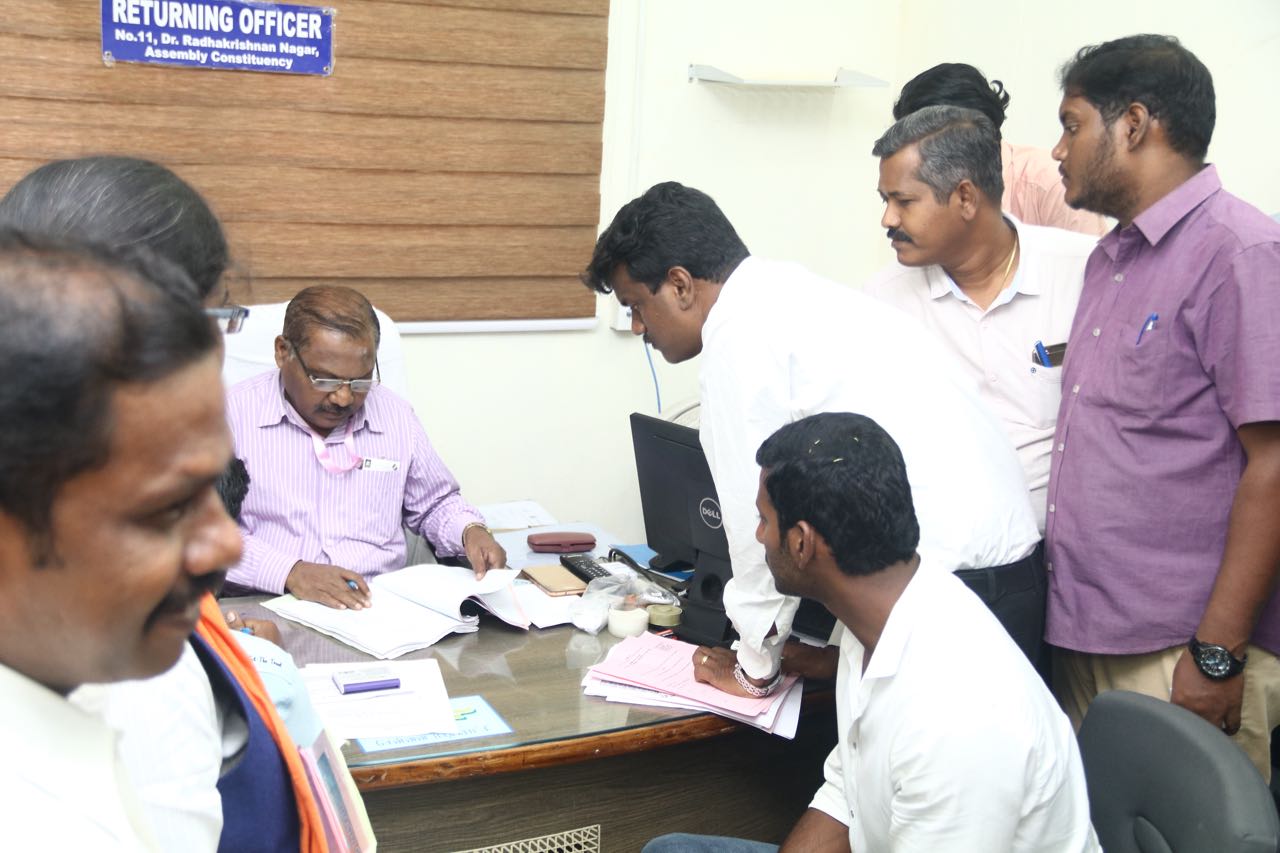 ஆர்.கே.நகர் தேர்தல்: விஷாலின் வேட்பு மனு நிராகரிப்பு