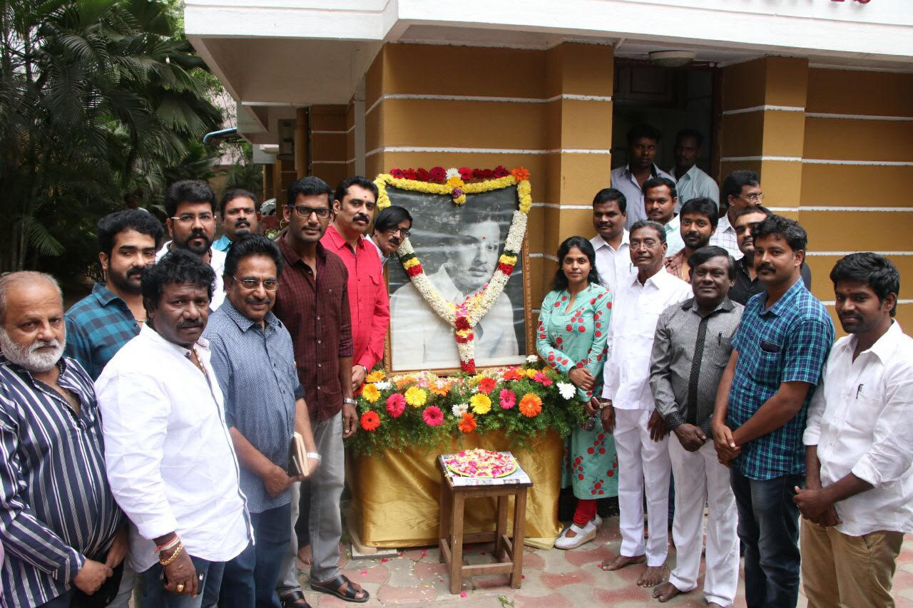 புரட்சி தலைவர் அமரர்  M.G.R அவர்களது 30-ஆம் ஆண்டு நினைவு நாள் நடிகர் சங்கம் அஞ்சலி…