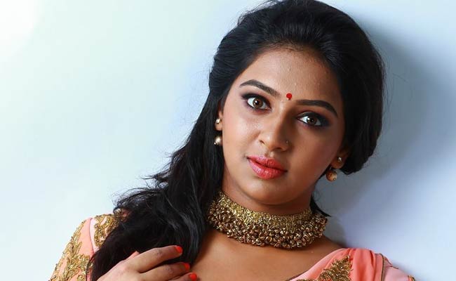 உடல் மெலிய அறுவை சிகிச்சை செய்துக் கொண்ட லட்சுமி மேனன்?