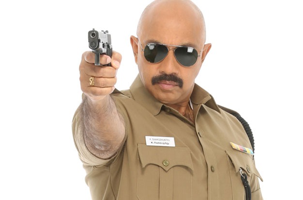 திகிலான ரேடியோ ரூமில் நடிகர் சத்யராஜ் !!!