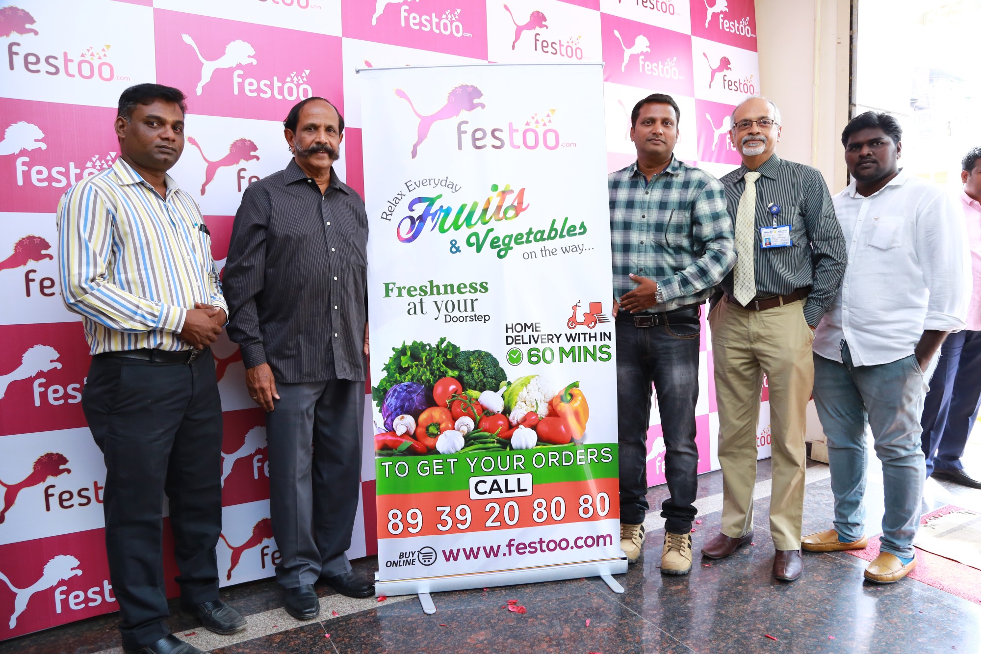* தென்னிந்தியாவின் காய்கறிகள், பழங்கள், மளிகைப் பொருட்களுக்காக முதல் ஆன்லைன் வர்த்தகம் ஃபெஸ்ட்டூ.காம்