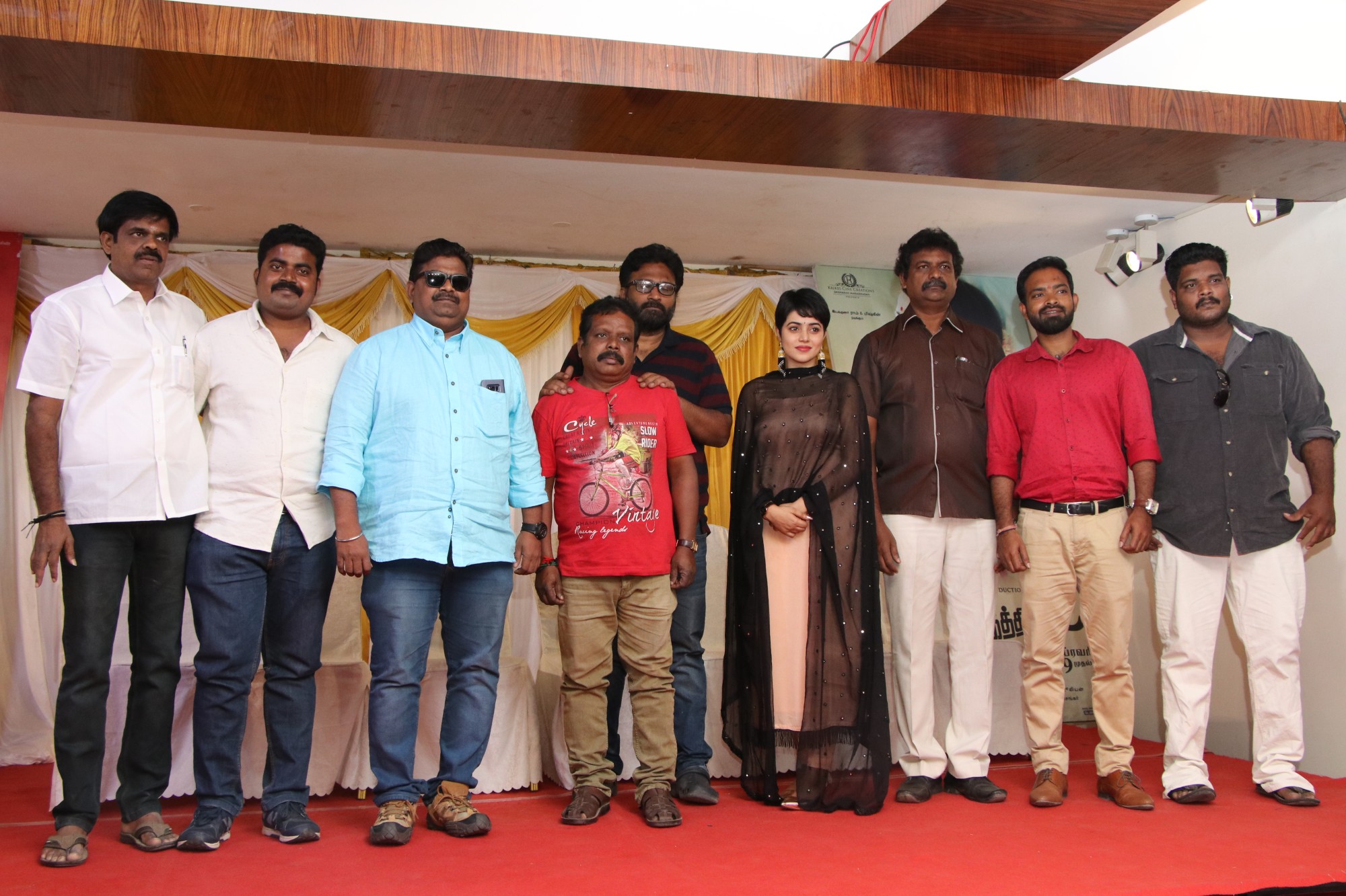 ‘சவரக்கத்தி’ திரைப்படத்திற்கு விழா எடுக்கும் ‘HILARITY INN’!