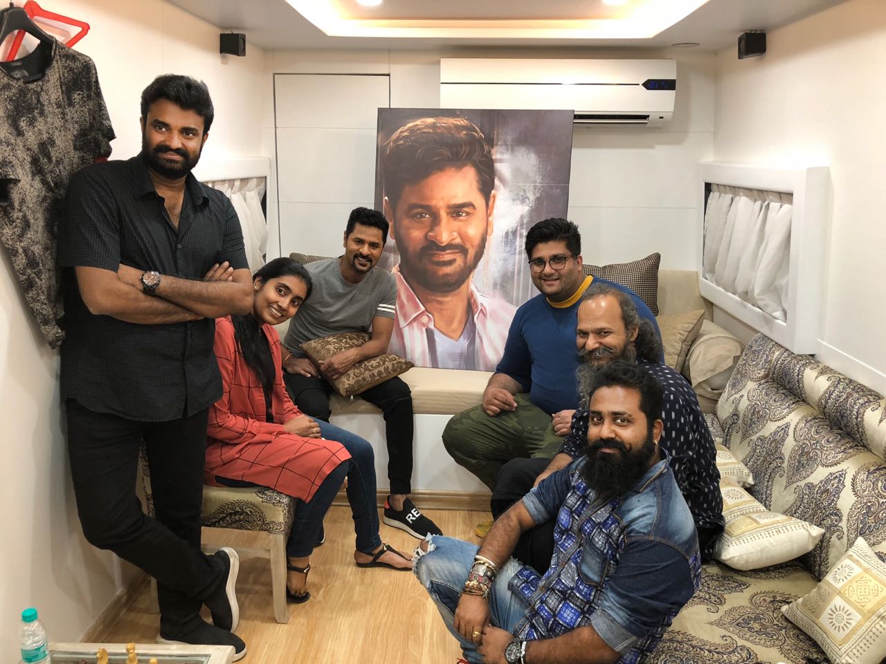 தயாரிப்பாளர் லட்சுமி பரிசால் பிரமித்த பிரபுதேவா