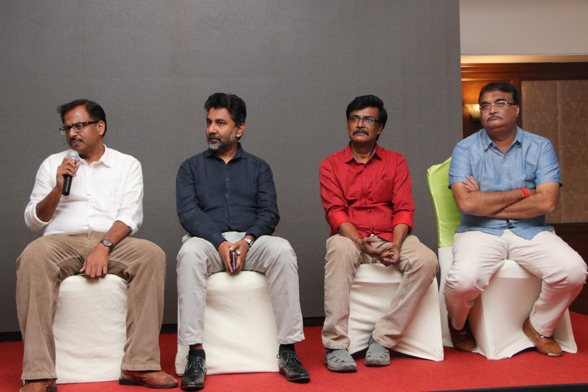 தமிழ் மண்ணின் மண்வாசம் தான் கலர்ஸ் சேனல்