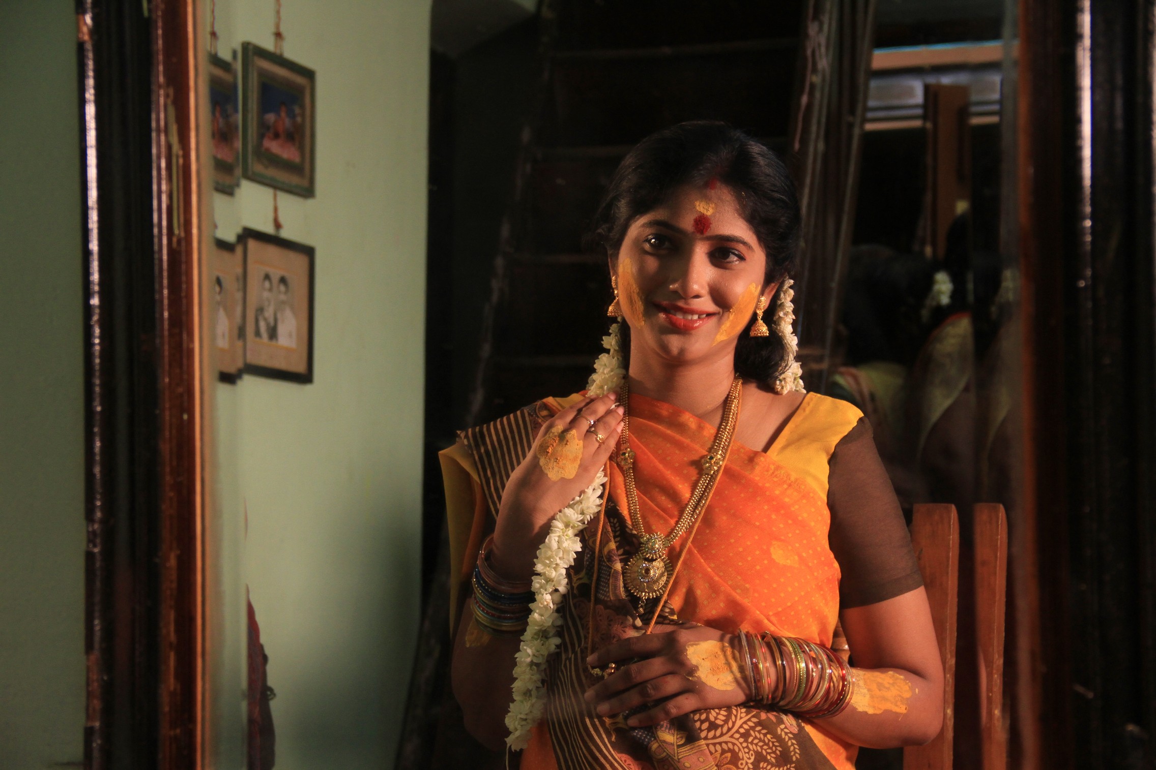 ‘அம்மன் தாயி ‘ படத்துக்காக மதம் மாறிய பிக்பாஸ் ஜுலி!