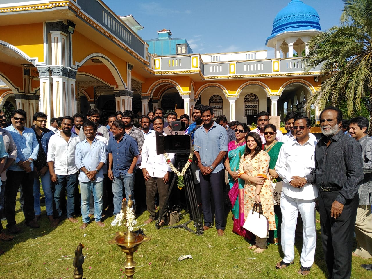 விஷால் நடிப்பில் அயோக்யா படத்தின் படப்பிடிப்பு இன்று பூஜையுடன் துவங்கியது !