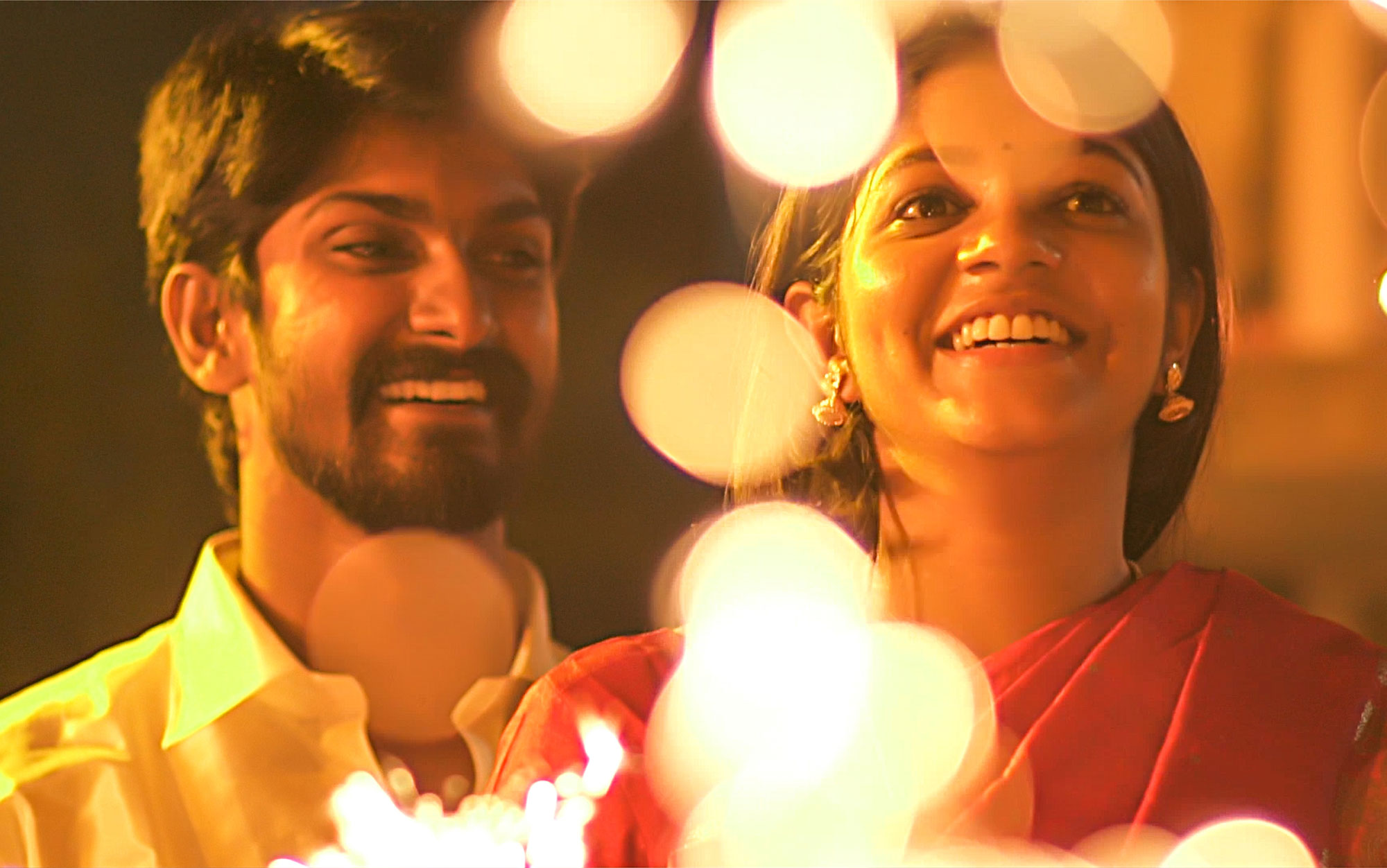 “முத்தரப்பு ரசிகரையும் திருப்திப்படுத்தும்” ; ‘தீதும் நன்றும்’ படத்திற்கு இசையமைப்பாளர் சி.சத்யா பாராட்டு..!