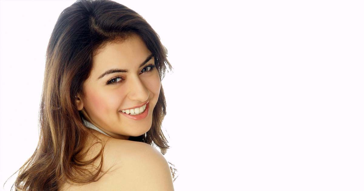 திமுக தலைவர் கருணாநிதி மறைவை முன்னிட்டு தனது 50 வது பட அறிவிப்பை தள்ளி வைத்த ஹன்சிகா