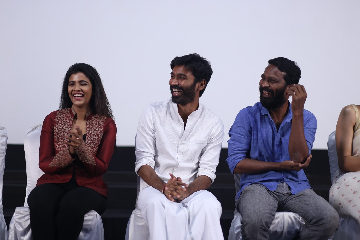 தனுஷை அநியாத்துக்கு புகழும் இயக்குனர்  வெற்றிமாறன்