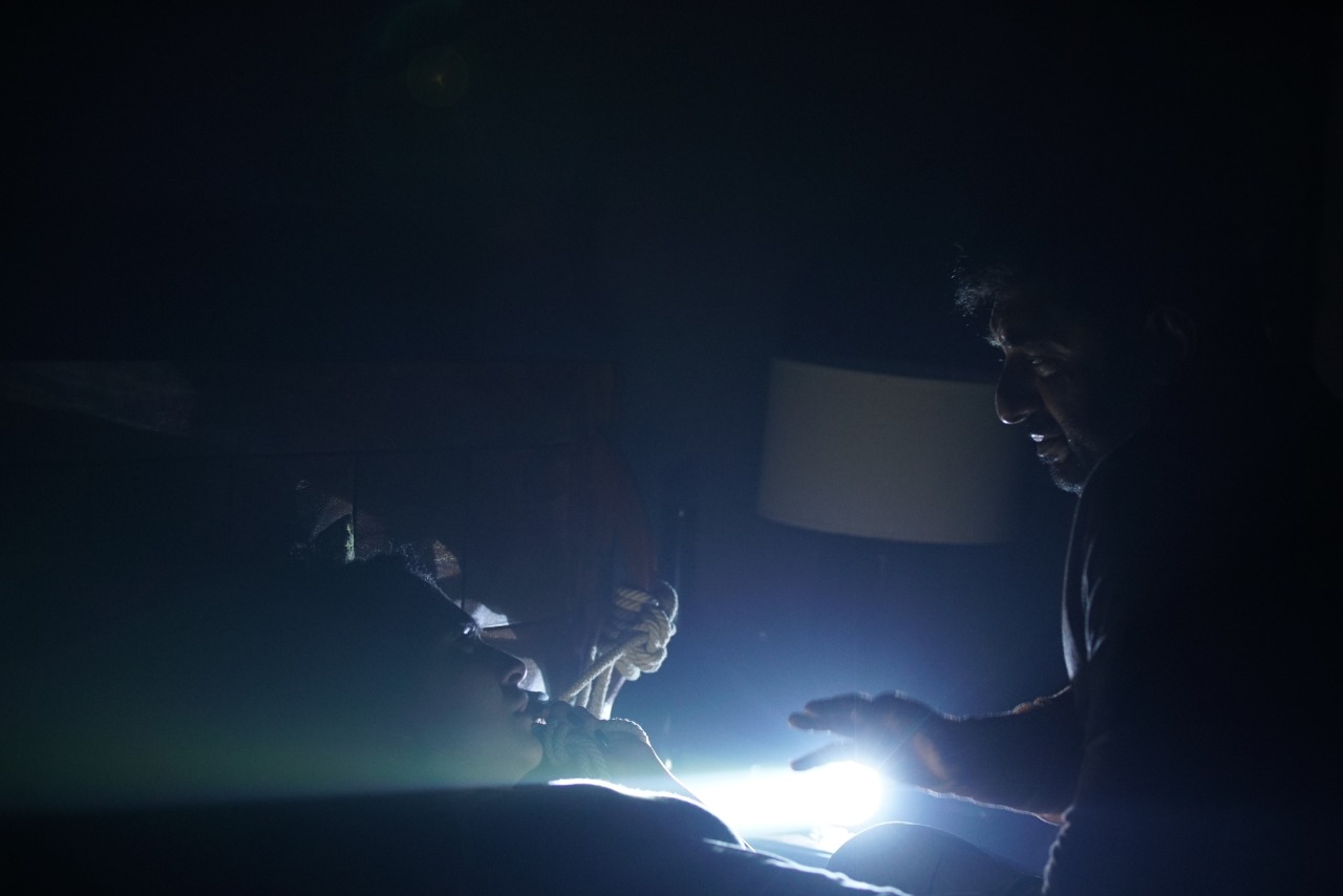 விறுவிறுப்பாக படமாகிக் கொண்டிருக்கிறது அரவிந்த் சாமி – ரெஜினா நடிக்கும் ” கள்ள பார்ட் ” ஏப்ரல் வெளியீடு