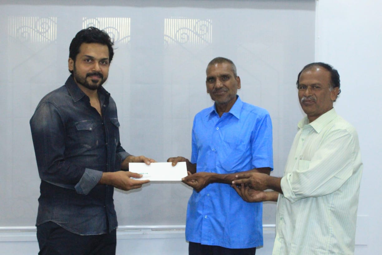 நடிகர் கார்த்தி நிதி உதவி. மரம் கருணாநிதிக்கு – உழவன் பவுண்டேசன் சார்பில் வழங்கினார்