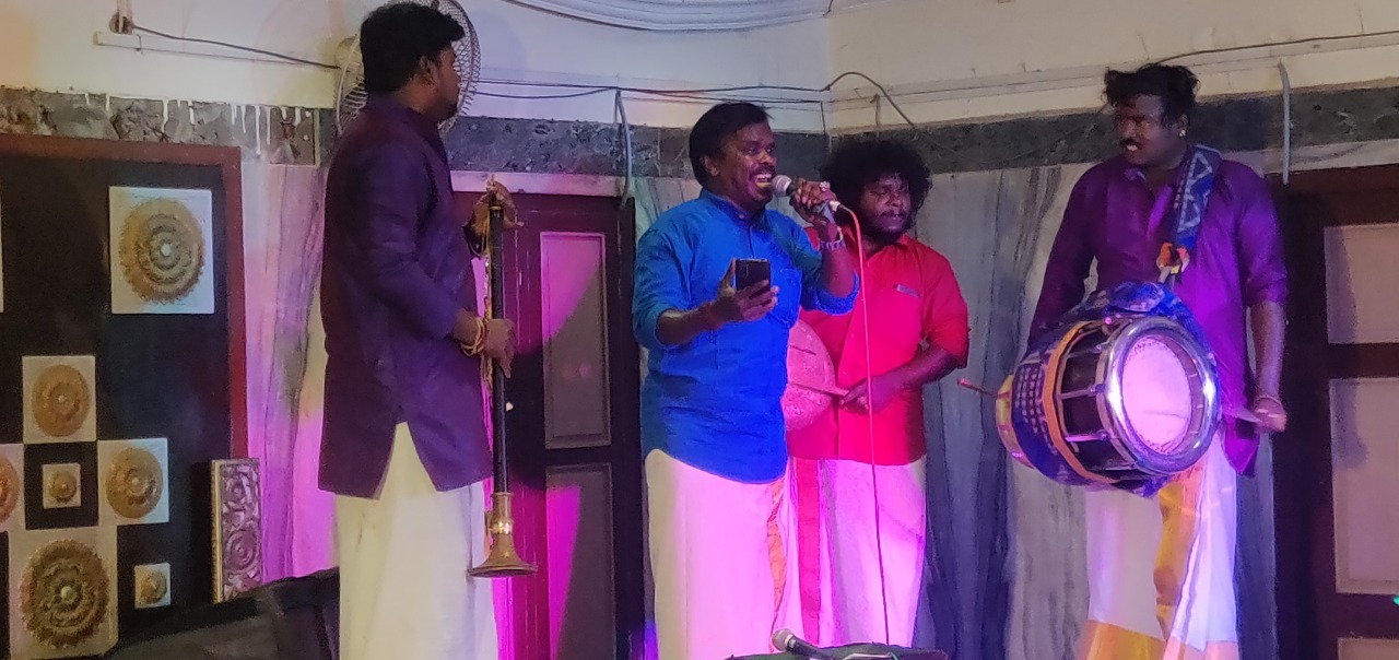 சோனி மியூசிக் நிறுவனம் மூலமாக திருமண விழாக்களில் சர்ப்ரைஸ் கச்சேரி நடத்தும் அந்தோனிதாசன்