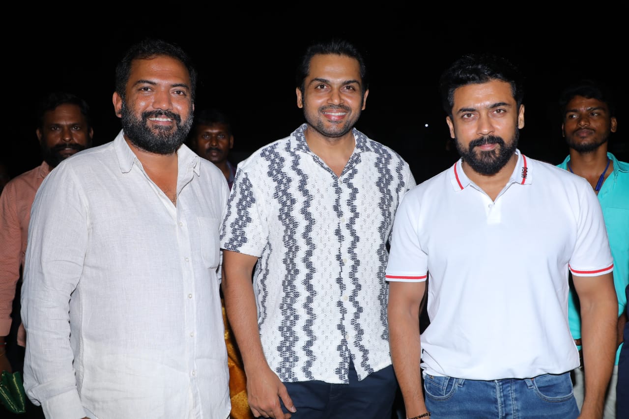 விருமன் வெற்றியை  குடும்பத்தின் வெற்றி விழாவாக கொண்டாடிய பட குழுவினர்!