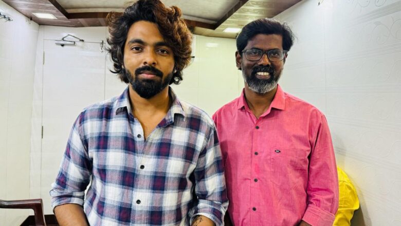 *அரைச்ச சந்தனம், தண்டட்டி கருப்பாயி வரிசையில், “அடி ஆத்தி” பாடல்!* *பாடலாசிரியர் முருகன் மந்திரம் மகிழ்ச்சி.*