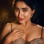 Actress Saanya Iyer Latest stills