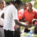 கிடாக்கறி விருந்து வைத்து பைசன் படத்தின் வெற்றியை ஊர் மக்களோடு கொண்டாடிய இயக்குனர் மாரிசெல்வராஜ்