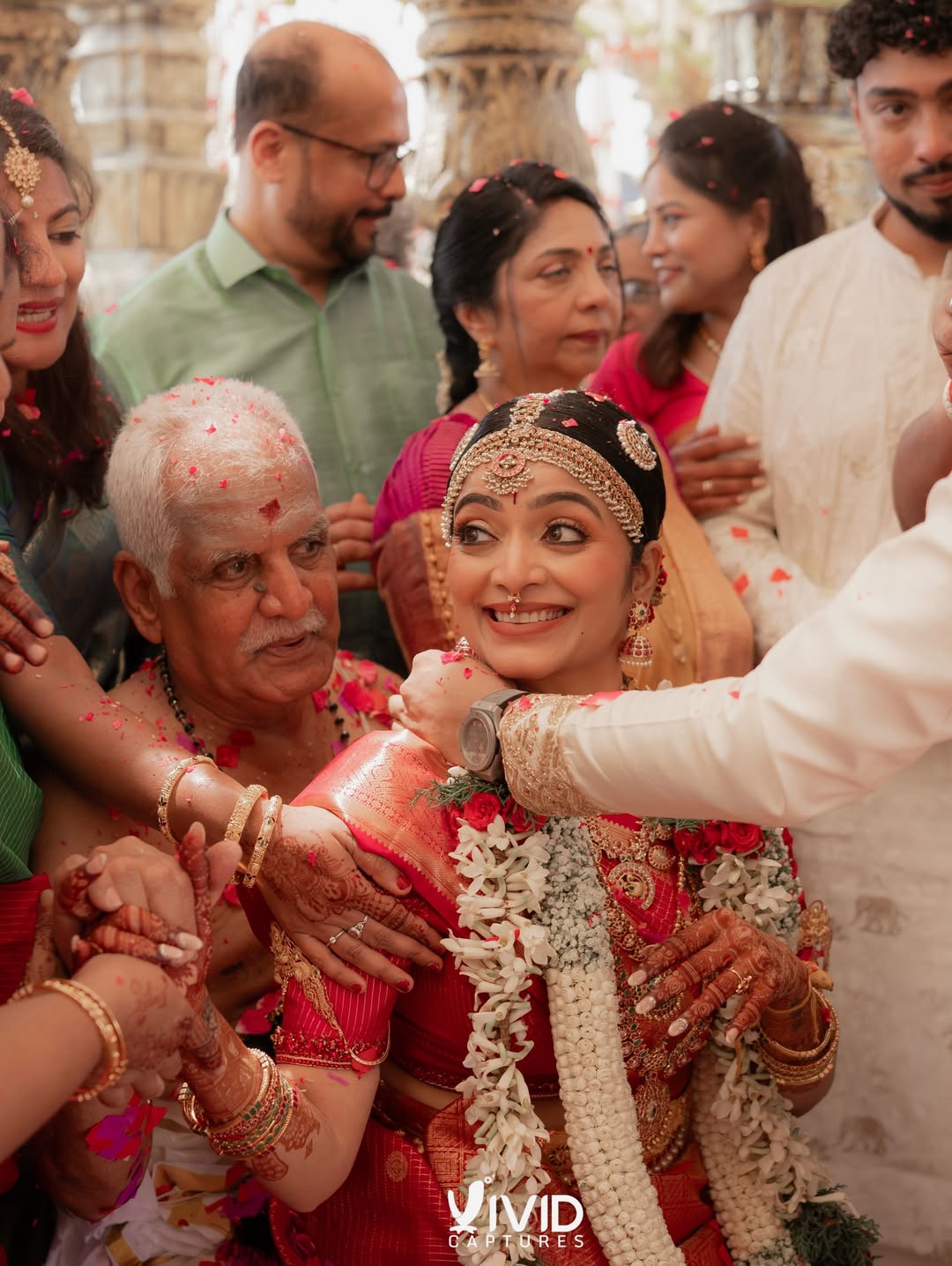 காதலிலிருந்து கல்யாணம் வரை… நடிகை ஜனனியின் புதிய வாழ்க்கை தொடக்கம்!