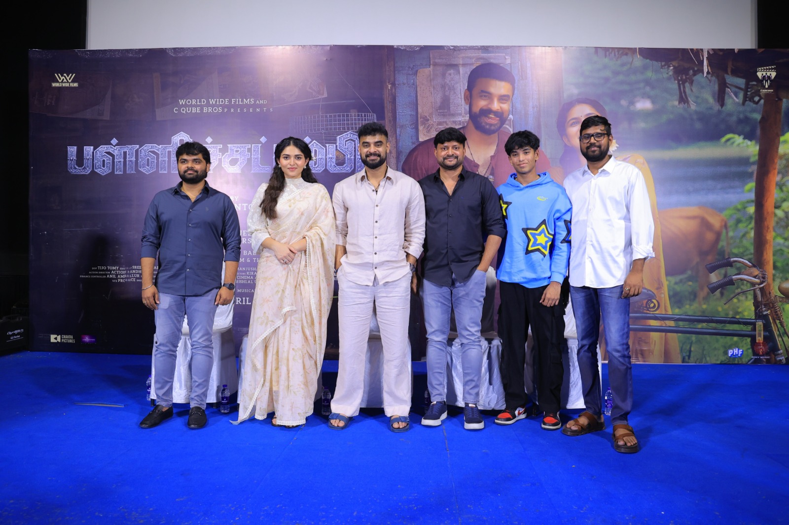 1950களின் கேரளத்தை மீண்டும் உயிர்ப்பிக்கும் ‘பள்ளிச்சட்டம்பி’ – சென்னையில் பிரம்மாண்ட பத்திரிகையாளர் சந்திப்பு!