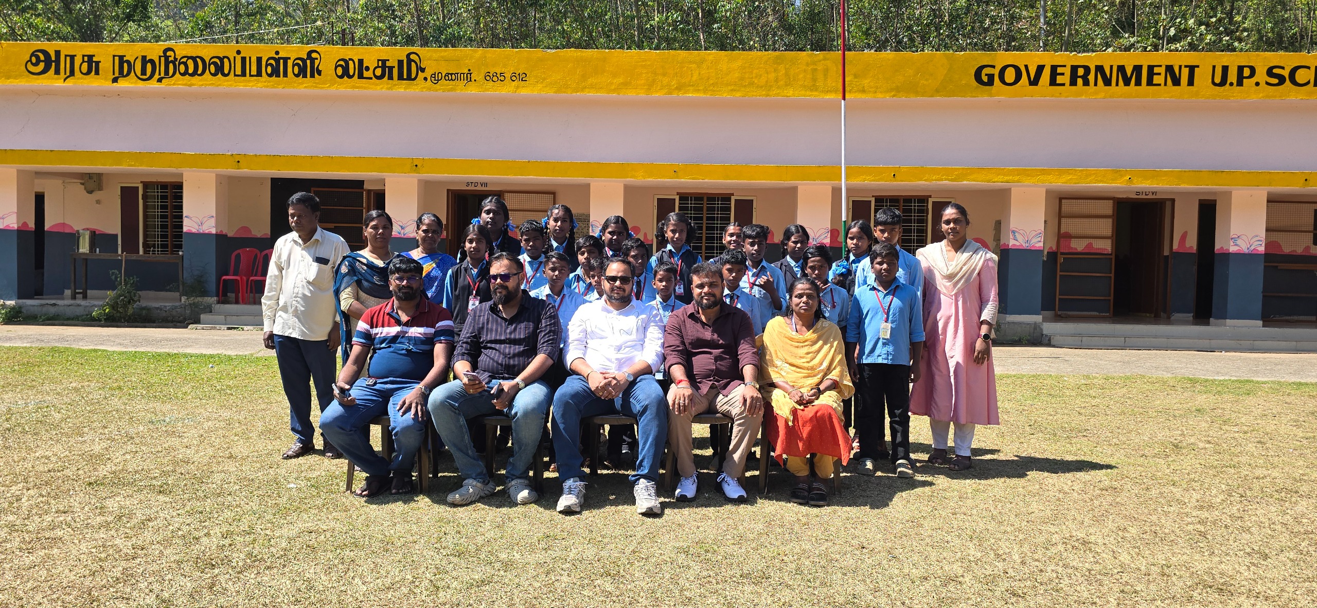 “சினிமாவைத் தாண்டிய செயல்” – ‘அறிவு’ படக்குழுவின் மனிதநேய முயற்சி பள்ளிக்கு புதிய உயிர்!