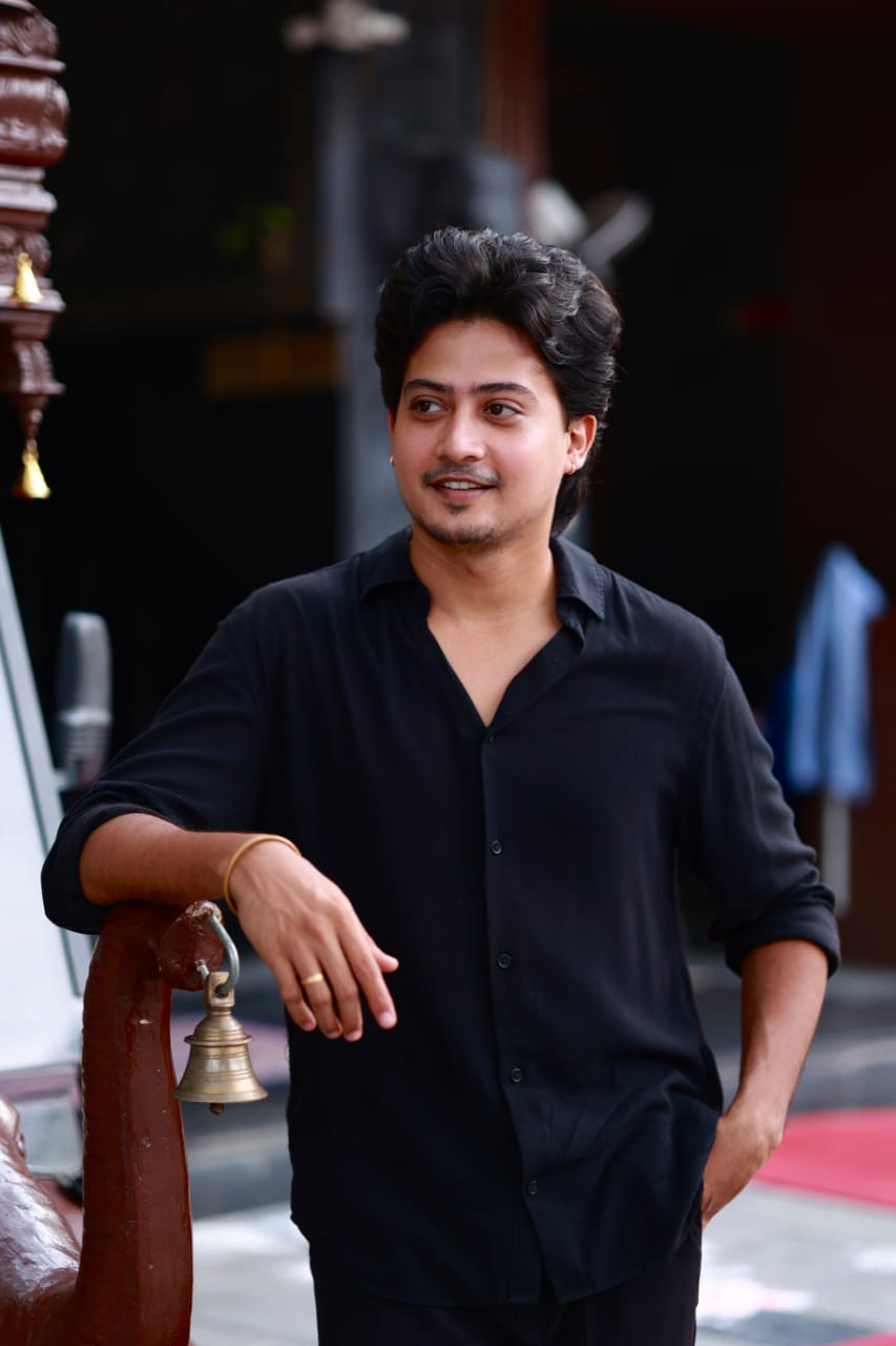 அமைதியில் ஆரம்பித்து அதிரடியாக உயர்ந்தார் க்ரித்திக் மோகன் – ‘அஞ்சாமை’ முதல் ‘பிரேக்பாஸ்ட்’ வரை ஒரு புதிய ஹீரோவின் பயணம்!