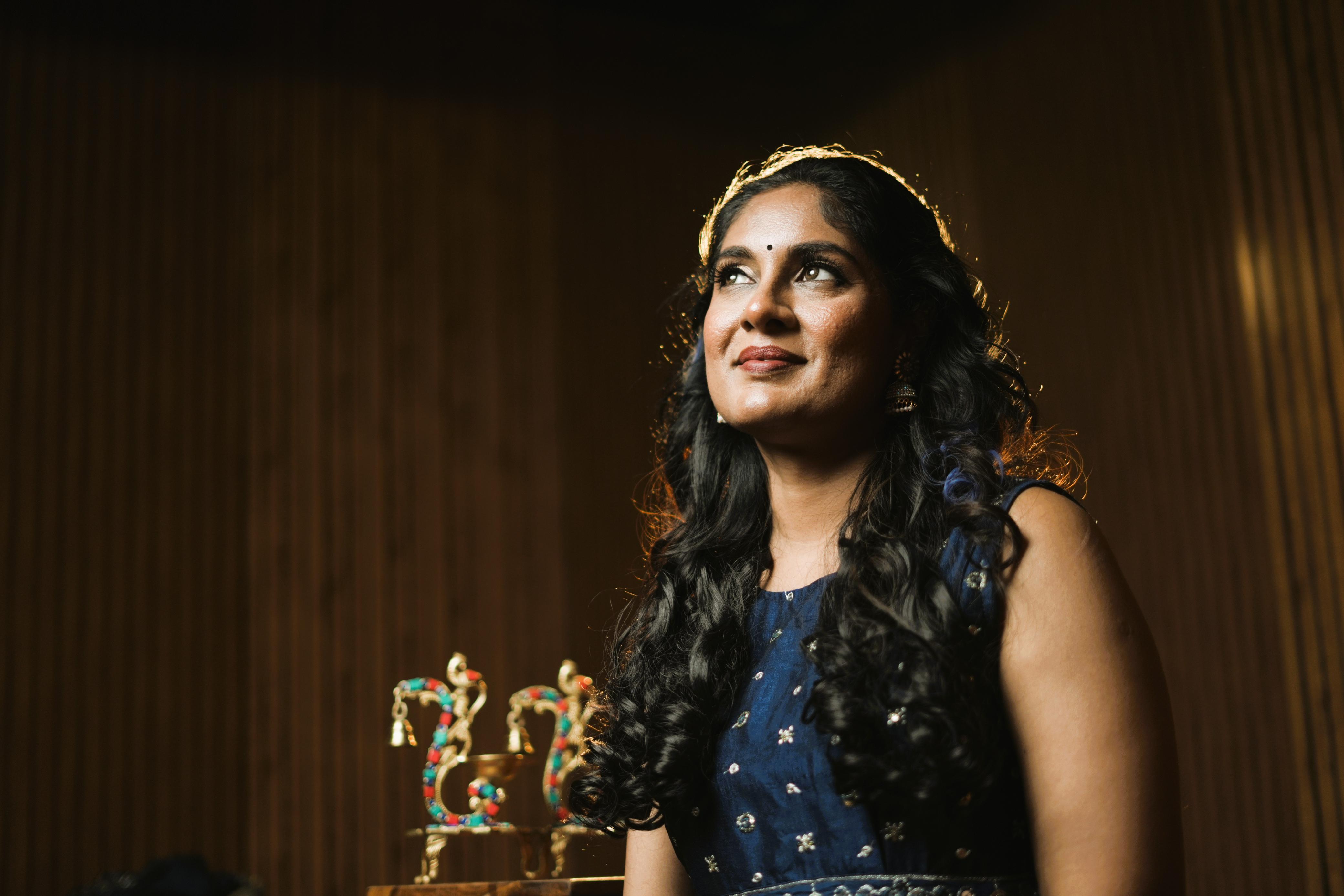 “காற்றோடு காதல் பேசும் ‘தென்றலில்’ – சாருலதா மணியின் புதிய இசை பயணம்”