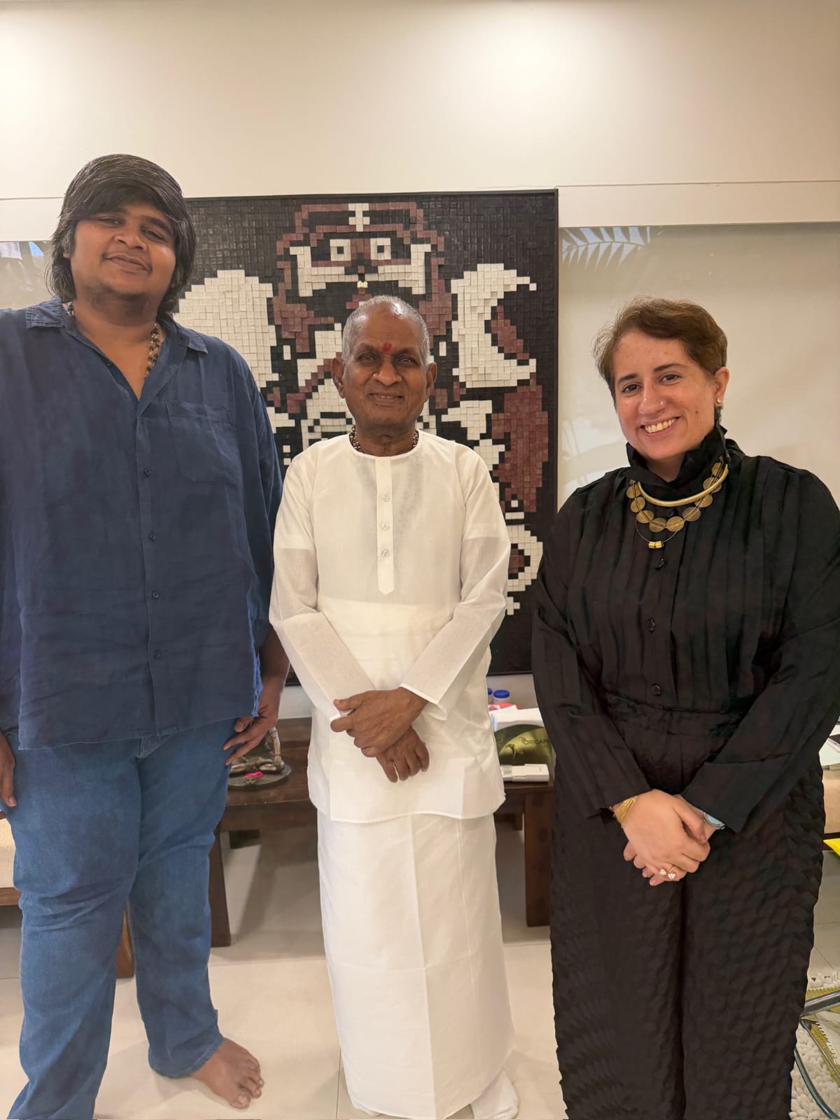 “இளையராஜாவின் இசையில் கார்த்திக் சுப்புராஜின் கனவு நனவானது!” — பத்தாவது படத்தை நிறைவு செய்த இயக்குநர் குழு உற்சாகம்