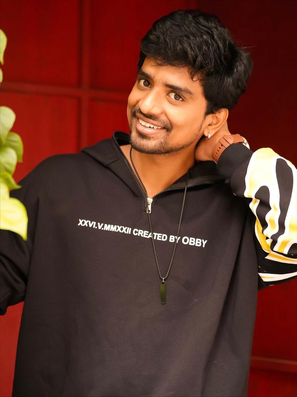 ‘யெல்லோ’ வெற்றிக்குப் பிறகு அடுத்த கட்டத்தை நோக்கி… புதிய தலைமுறை நடிகர்களில் கவனிக்கப்படும் பெயராக உயர்ந்து வரும் வைபவ் முருகேசன்!