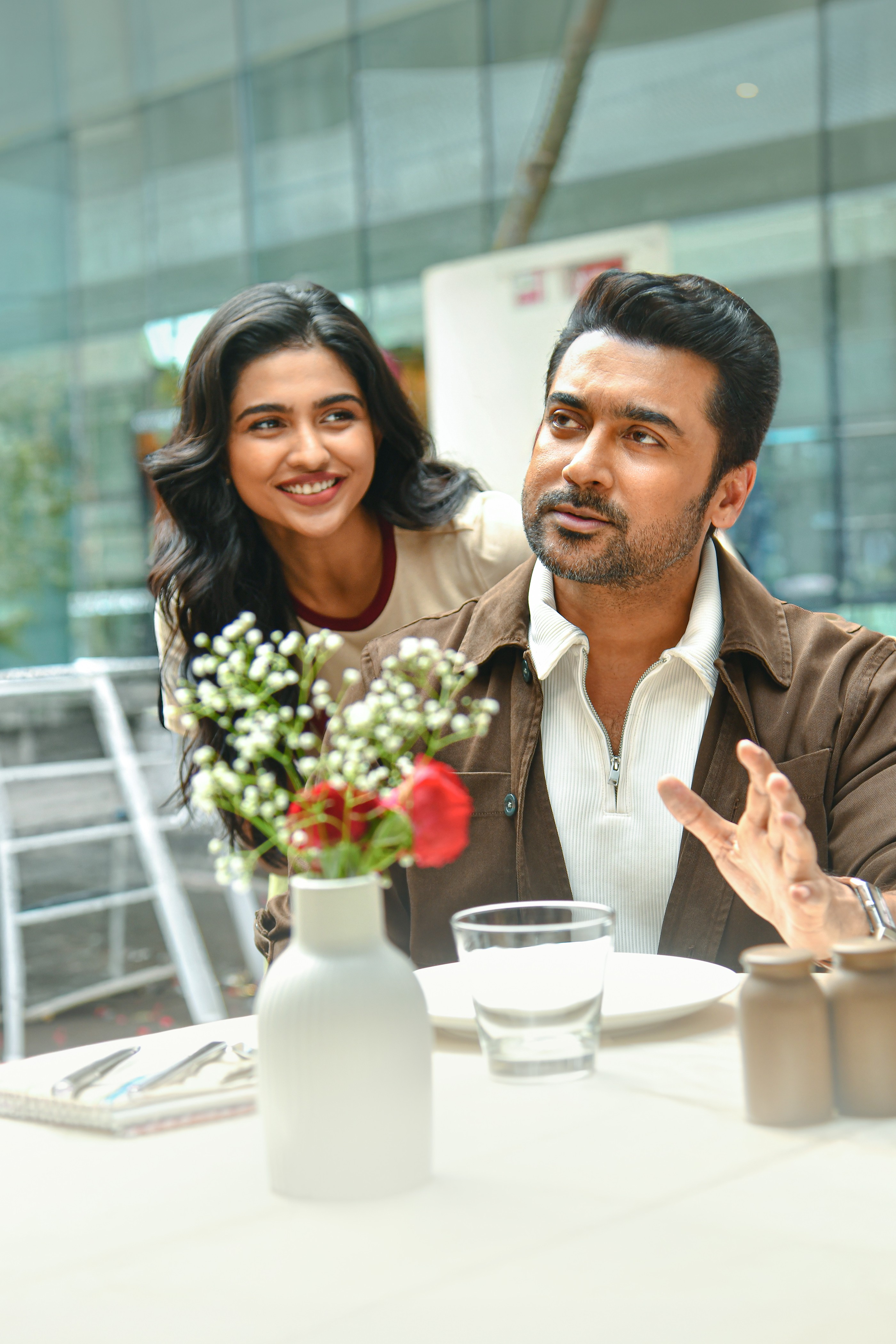 முதல் பாடலிலேயே ரசிகர்களின் மனதை கைப்பற்றிய “விஸ்வநாத் & சன்ஸ்” – ‘பட்டாம்பூச்சி’ உருவாக்கும் இசை மாயம்!