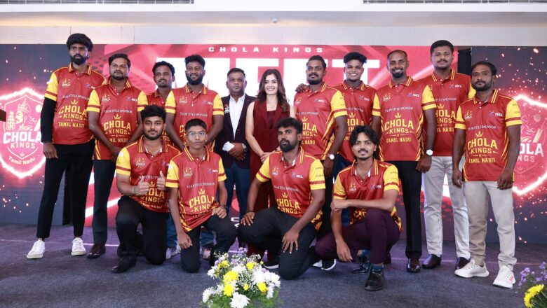 அம்ரிதா ஐயர் அறிமுகப்படுத்திய ‘சோழா கிங்ஸ் தமிழ்நாடு’ ஜெர்சி!
