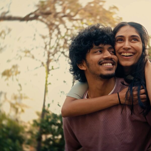 பிரேக்கப் ஆனவர்களுக்கு ஒரு ஆறுதல்… காதல் நினைவுகளைச் சுமந்து வரும் பால் டப்பாவின் ‘ஏரோபிளேன்’!