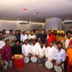 100 நாட்டுப்புறக் கலைஞர்கள்… ஒரே பாடலில்! ‘எல்லம்மா’ படத்திற்காக தேவி ஸ்ரீ பிரசாத்தின் பிரம்மாண்ட இசை முயற்சி!